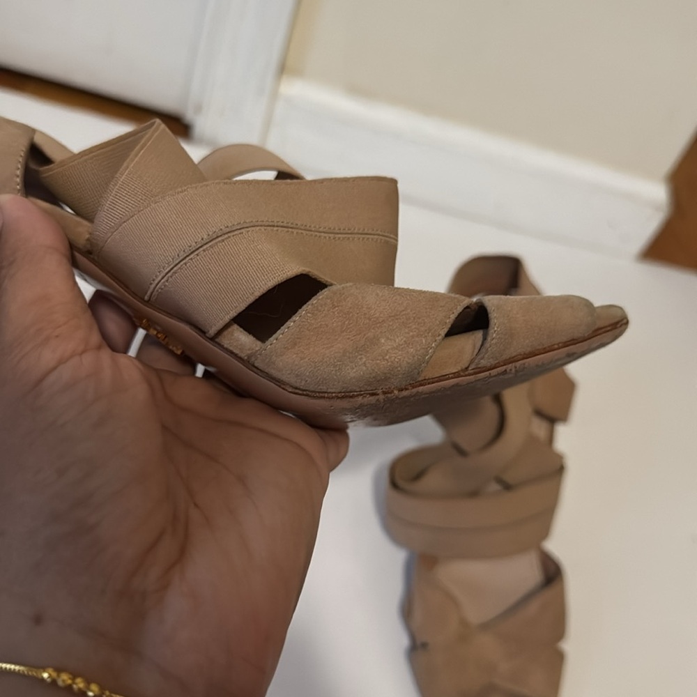 Prada heels - Picture 6 of 14